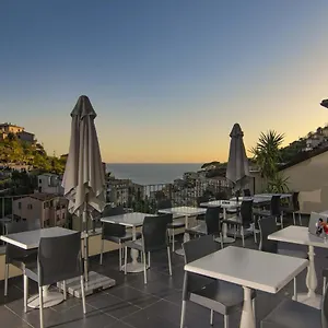 https://hotel-villa-argentina.hotelitalianriviera.com